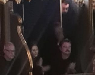 Леонардо Ди Каприо посети театрална постановка в Прага по време на престоя си в града