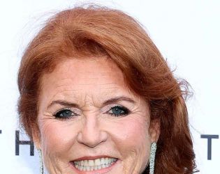 От "да се оженим" до "дай £20000": Фърги до Епстейн в мейлове