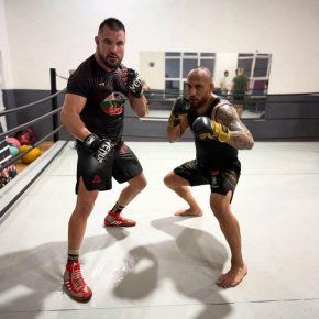 Валентинов и Илиев заедно след отхапаното ухо: ФОТО НА ДЕНЯ