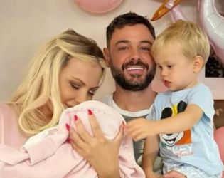 Камелия намекна, че е осиновила дъщеря си Касия