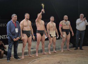 Нова звезда в бг сумото: Виктор Костов с 2 титли на държавното първенство (ВИДЕО)