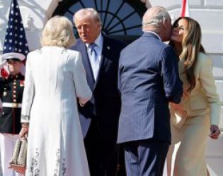 Тръмп веднага наруши кралския протокол с Чарлз