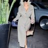 Ким Кардашиян се появи като „инкогнито“ с руса перука, тренчкот и Gucci аксесоари