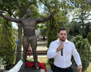 Паметник на олимпийския шампион по вдигане на тежести Милен Добрев беше открит в село Житница