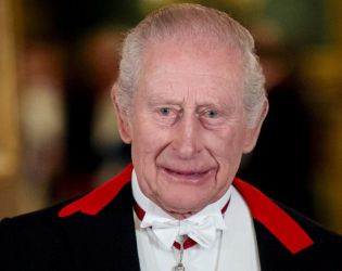Крал Чарлз III променя традициите и насочва монархията към по-модерен облик