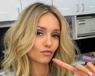 Нина Добрев стана блондинка за новата си роля