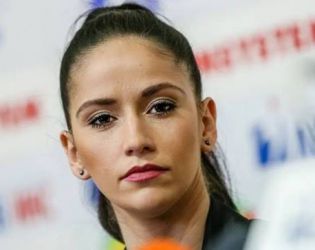 Невяна Владинова оцеля по чудо при опасна атака с бетон по автомобилите в София