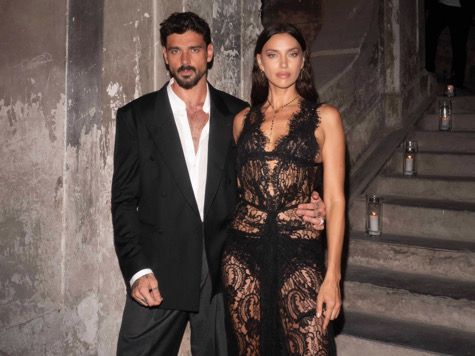 Ирина Шейк и Микеле Мороне привличат звездно внимание към кампанията „Your Devotion“ на Dolce & Gabb