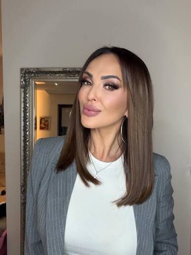 Голямото сърце на примата: Глория спаси 4 изоставени котета и ги прие в дома си