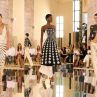 Париж поема модната корона: Dior, Chanel, Saint Laurent и Louis Vuitton в девет дни голяма мода