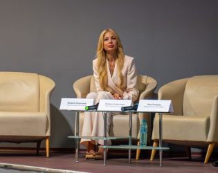 Зам.-министърка арестувана за трафик на 13 бебета, сестра ѝ с присъда