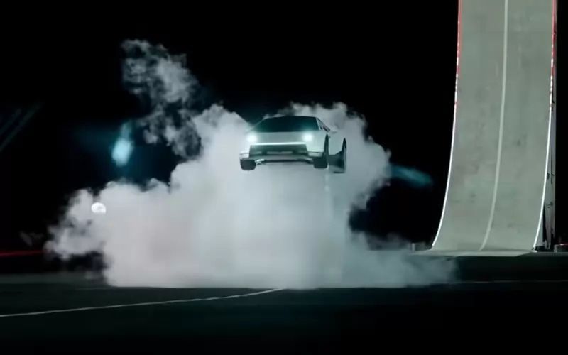 Илон Мъск представи „летяща“ Tesla