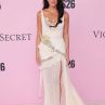 Инес без Брад Пит на ревюто на Victoria’s Secret