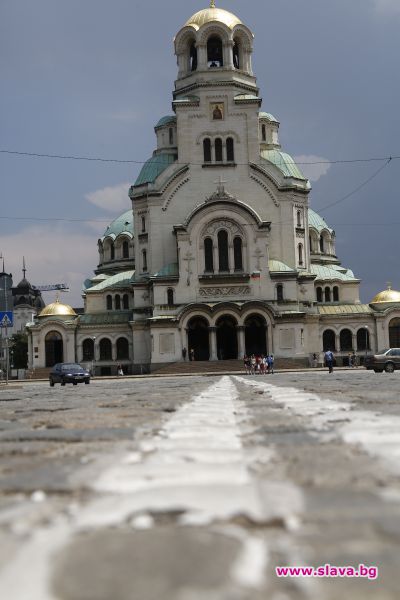 slava.bg : Храм-паметникът 'Александър Невски' е една от най-величествените православни църкви в света, а криптата му е уникален музей на икони