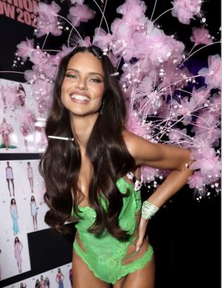 Невиждани бекстейдж снимки от ревюто на Victoria’s Secret